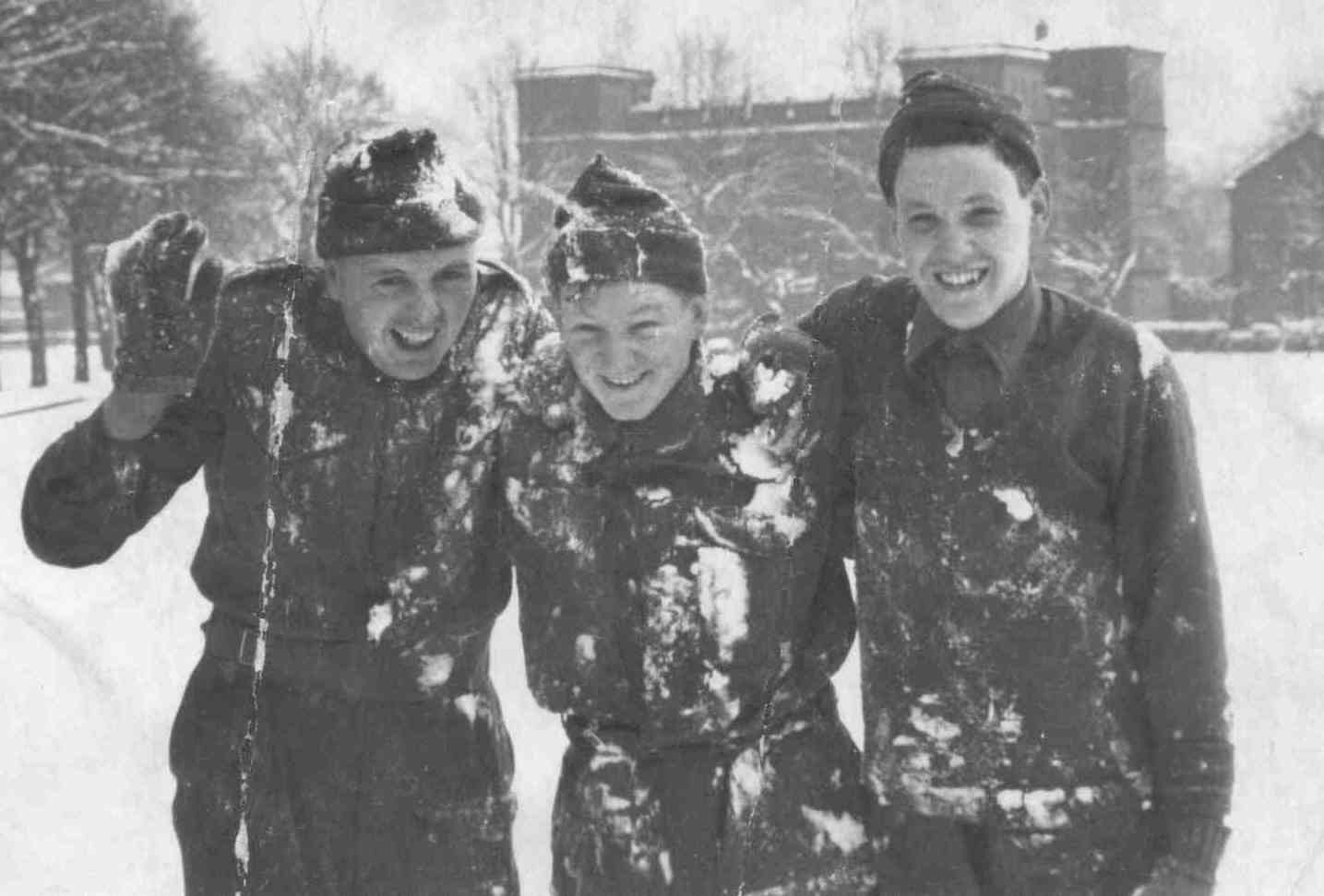 MATHAIAS, THOMAS, OWENS  WREXHAM 1952